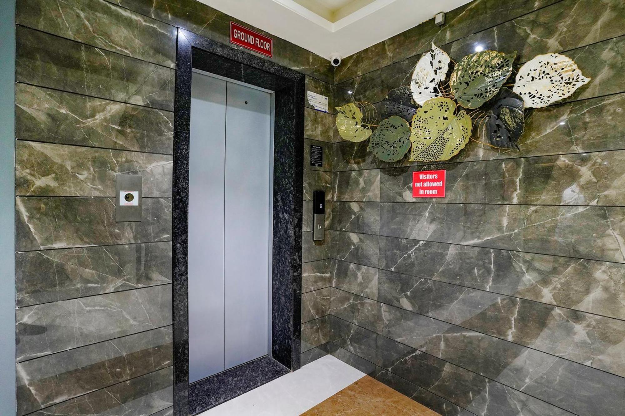 Fabhotel Prime Hangout - Narhe Yerandwane Exteriör bild